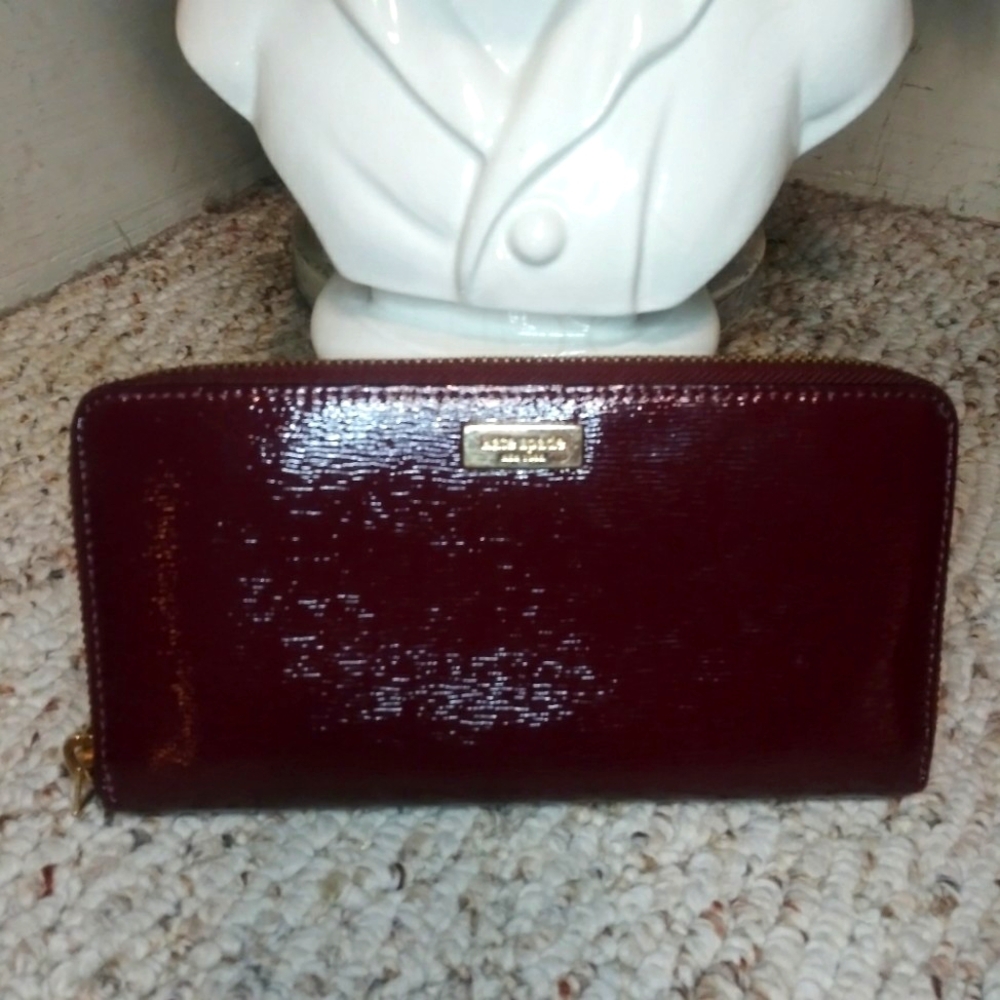 Kate Spade New York Bixby Place Burgundy Patent Leather Zip-Around Wallet - Picture 1 of 11